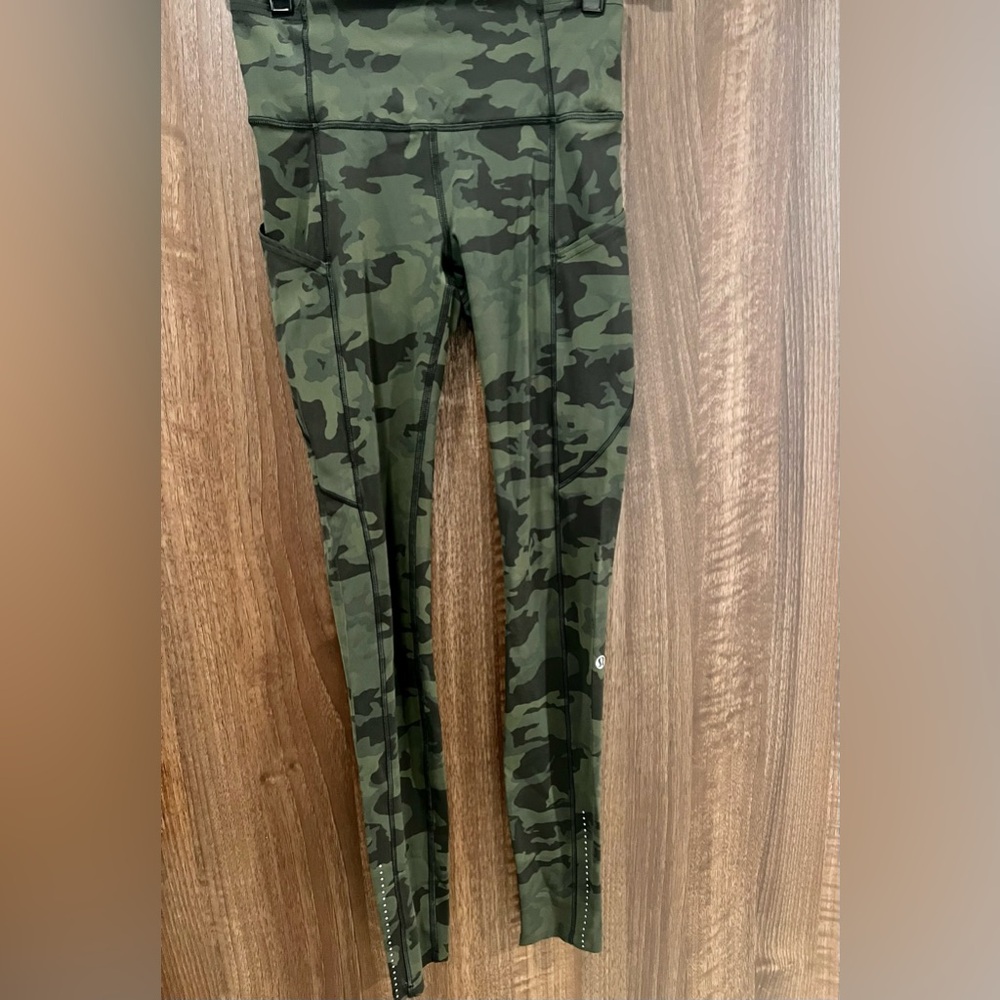 Lululemon Wunder Train High Rise Tight 28” fast -drying fabric Green Camo